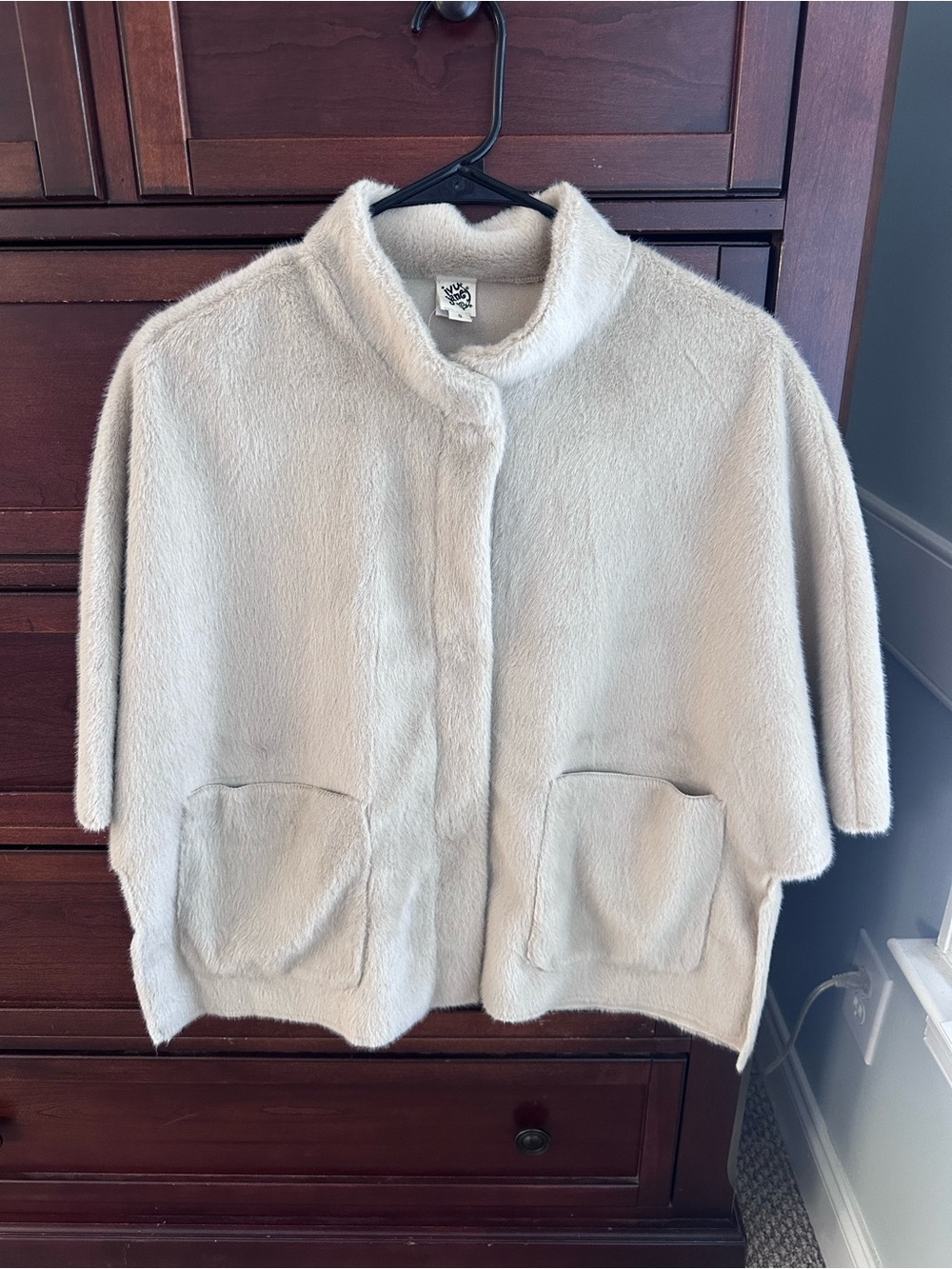 Ivy Jane Faux Capelet Jacket in ivory size S